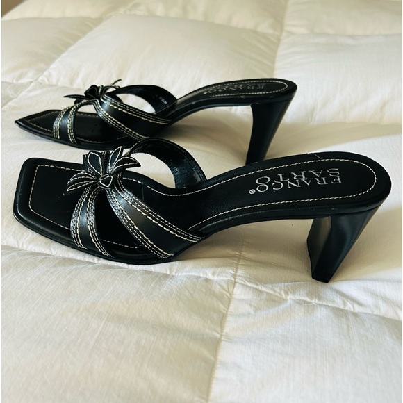 Franco Sarto Shoes - Franco Sarto black slider heel sandal with embroidered flower motif, size 8.5M